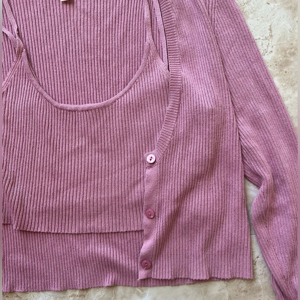 Pink Solid Button Front Cardigan & Cami Sweater Crop Top
